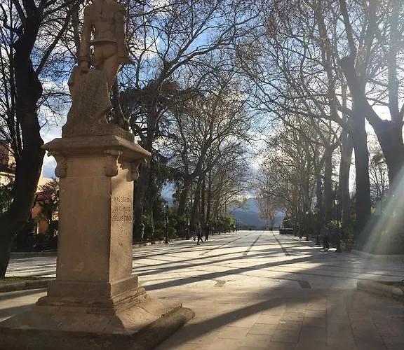 Royal Centro De * Ρόντα