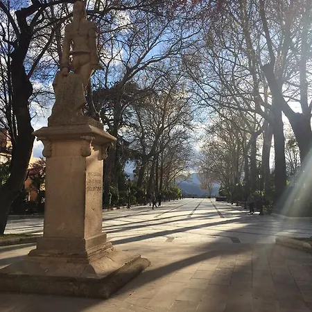 Royal Centro De * Ronda